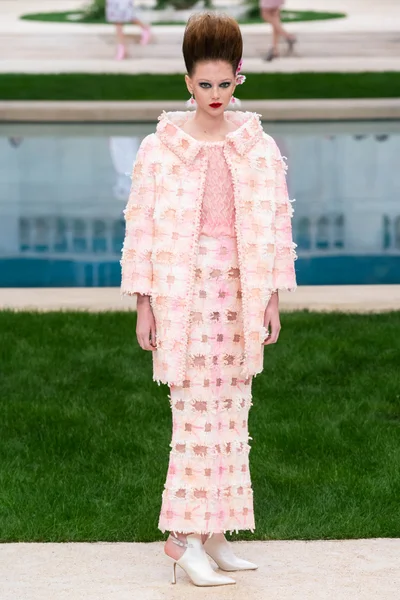 Look 17